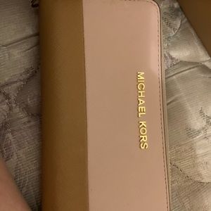 Michael kors wallet